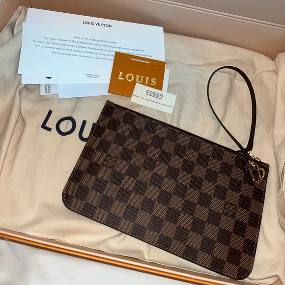 Louis Vuitton Neverfull Pochette - Picture 1 of 12